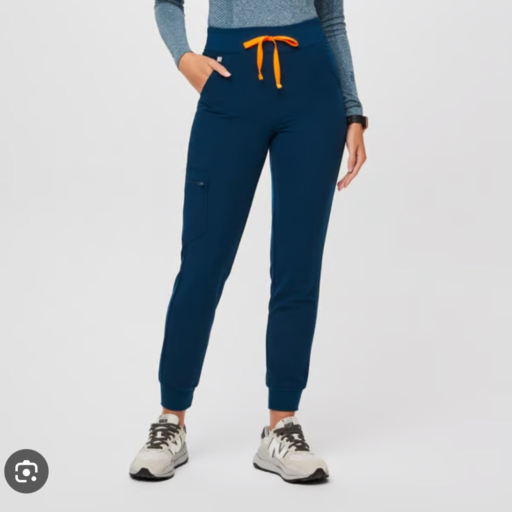 FIGS COLOR DEEP REEF XS TOP/ SMALL/TALL PANT